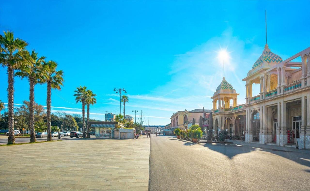 Casa Di Nicola Lägenhet Viareggio Exteriör bild